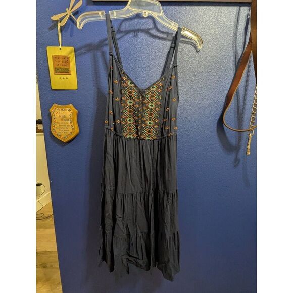 Sz 0 Torrid Embroidered Sundress! - Picture 1 of 6
